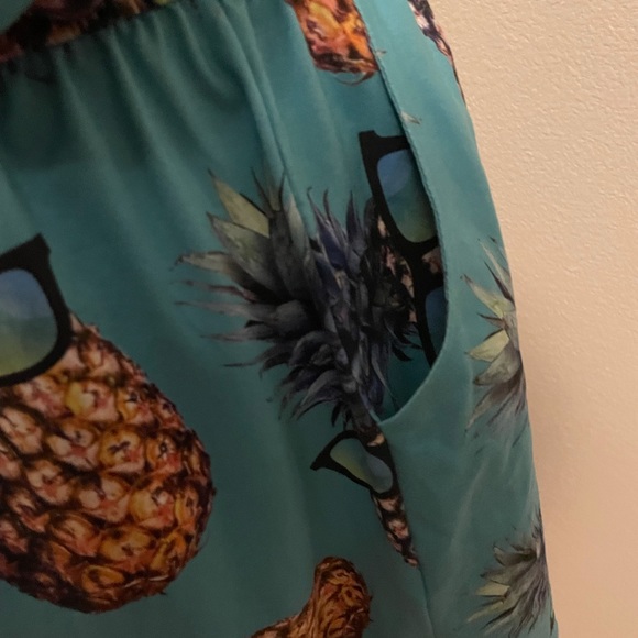 Women’s L Pineapple Romper - Picture 3 of 3